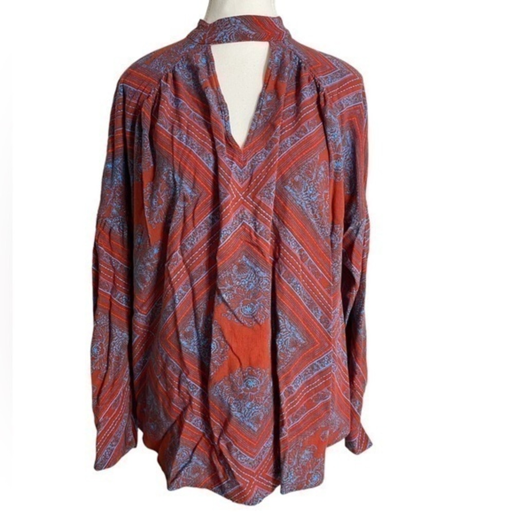 Free People Walking On A Dream Keyhole Plunge Red
Blouse Size Medium